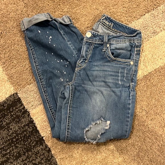 Wallflower Distressed Low-rise blue jeans. Size 3. TOTALLY ROCK OUT IN THESE! - Picture 7 of 7